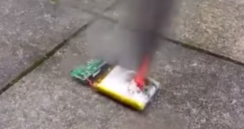 Batterie de téléphone portable qui explose